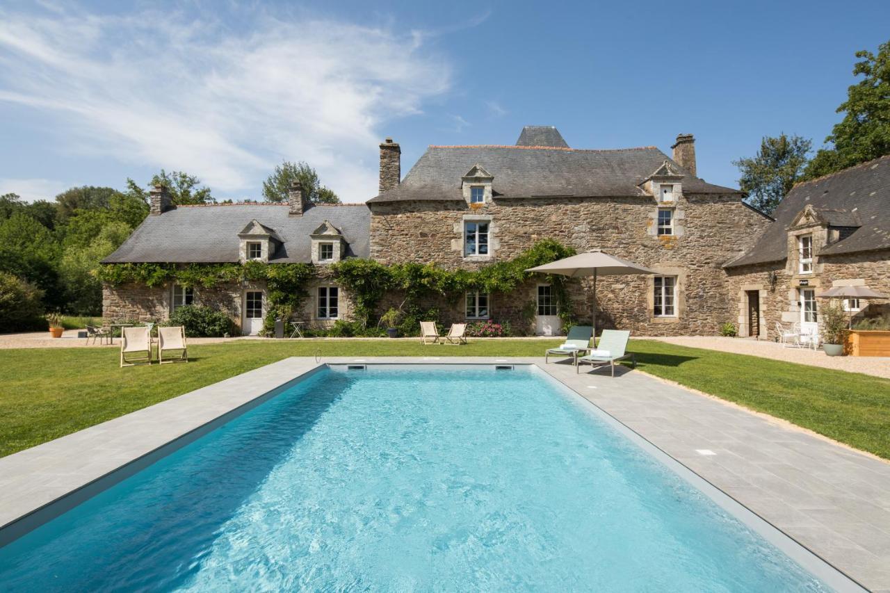 Manoir Du Vau D Arz Gites Et Chambres D Hotes Avec Piscine Malansac Exterior photo