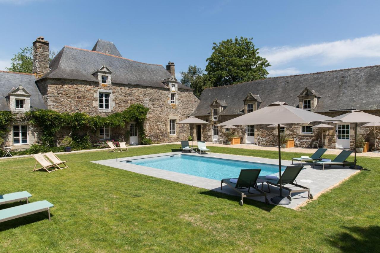 Manoir Du Vau D Arz Gites Et Chambres D Hotes Avec Piscine Malansac Exterior photo